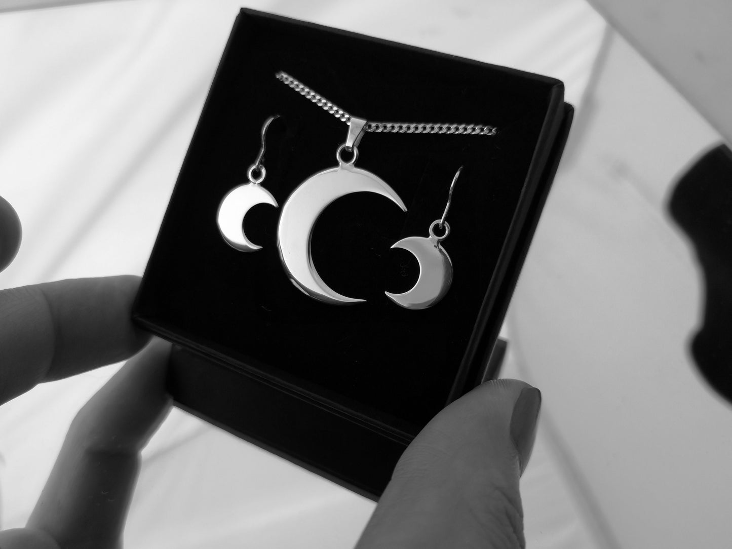 Luna Pendant