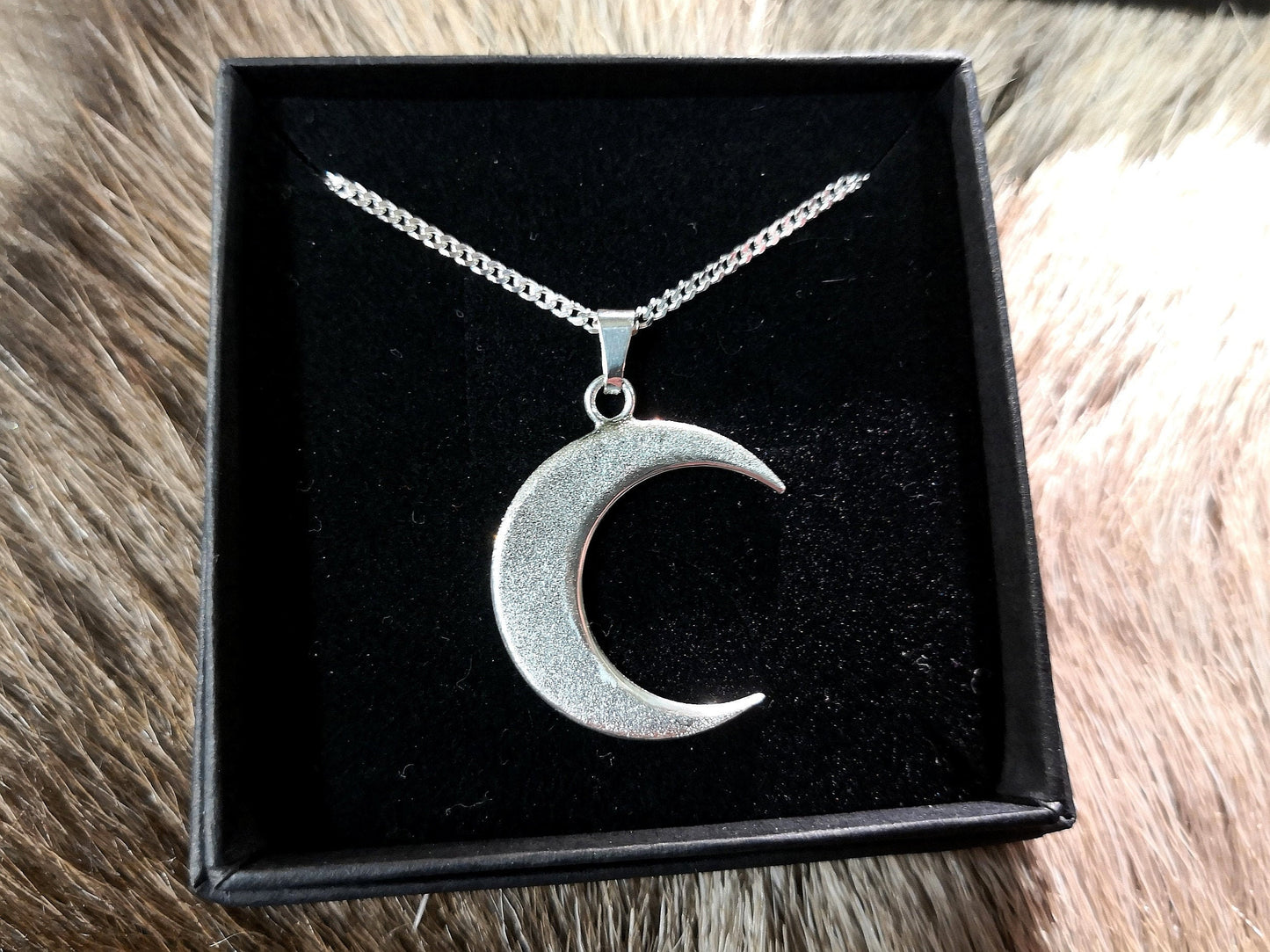 Luna Pendant